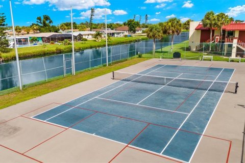 Condo in Rotonda, Florida, 1 bedroom  № 1302897 - photo 20