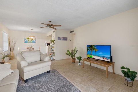 Condo in Rotonda, Florida, 1 bedroom  № 1302897 - photo 7