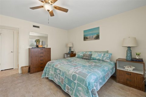 Condo in Rotonda, Florida, 1 bedroom  № 1302897 - photo 12