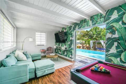 Casa en venta en Miami, Florida, 3 dormitorios, 122.63 m2 № 1993260 - foto 28