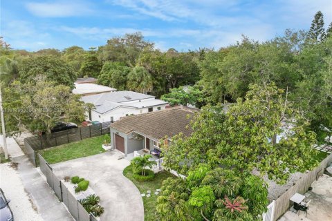 Casa en venta en Miami, Florida, 3 dormitorios, 122.63 m2 № 1993260 - foto 5