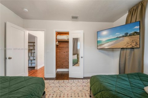 Casa en venta en Miami, Florida, 3 dormitorios, 122.63 m2 № 1993260 - foto 18