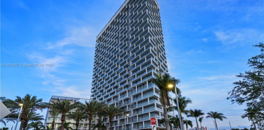 Condo à Sunrise, Floride, 2 chambres  № 1979605