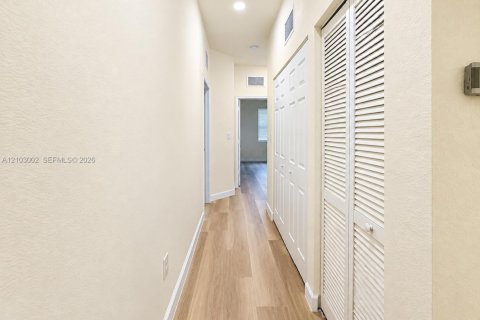 Touwnhouse à louer à Homestead, Floride: 3 chambres, 169.92 m2 № 2405927 - photo 14