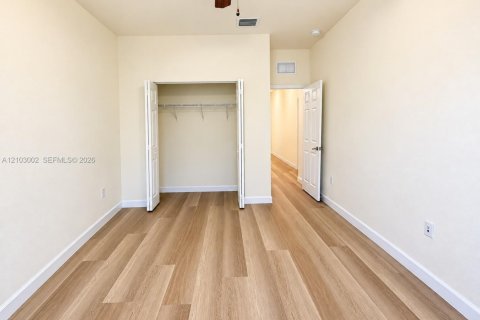 Touwnhouse à louer à Homestead, Floride: 3 chambres, 169.92 m2 № 2405927 - photo 21