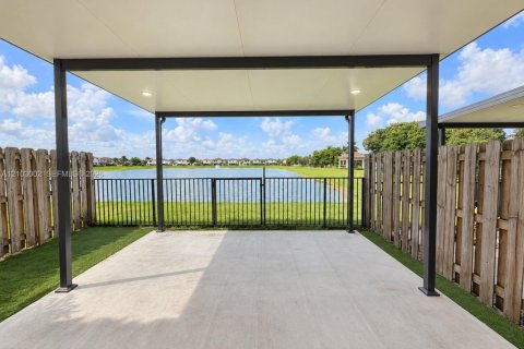 Touwnhouse à louer à Homestead, Floride: 3 chambres, 169.92 m2 № 2405927 - photo 7
