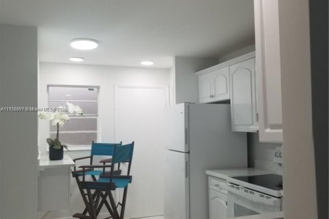Condominio en venta en Miami, Florida, 1 dormitorio, 96.25 m2 № 1860186 - foto 3