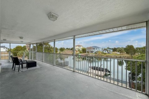 House in Hernando Beach, Florida 4 bedrooms, 191.01 sq.m. № 1538106 - photo 14