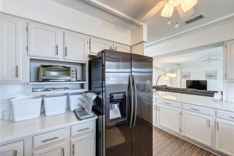 House in Hernando Beach, Florida 4 bedrooms, 191.01 sq.m. № 1538106 - photo 25