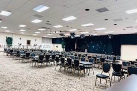 Condo in Lake Worth, Florida, 2 bedrooms № 1981740 - photo 17