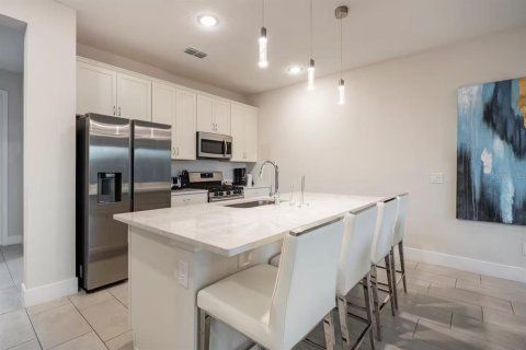 Townhouse in Four Corners, Florida 3 bedrooms, 158.31 sq.m. № 1870959 - photo 11