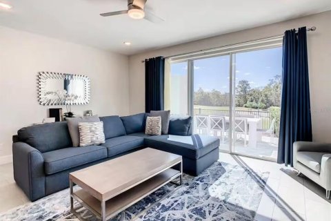 Townhouse in Four Corners, Florida 3 bedrooms, 158.31 sq.m. № 1870959 - photo 6