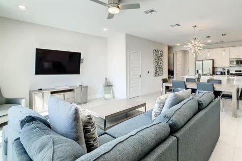 Townhouse in Four Corners, Florida 3 bedrooms, 158.31 sq.m. № 1870959 - photo 7