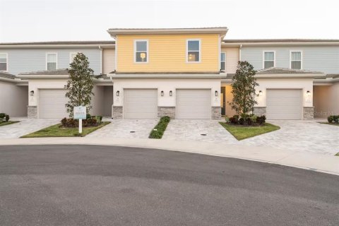 Townhouse in Four Corners, Florida 3 bedrooms, 158.31 sq.m. № 1870959 - photo 2