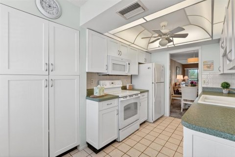 Купить кондоминиум в Брейдентон, Флорида 7 комнат, 93м2, № 2110557 - фото 10