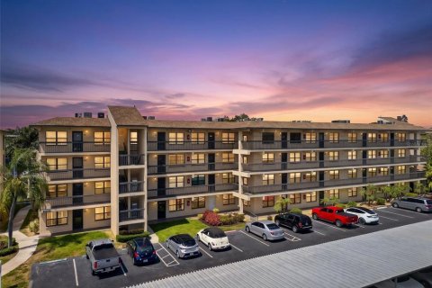 Купить кондоминиум в Брейдентон, Флорида 7 комнат, 93м2, № 2110557 - фото 4