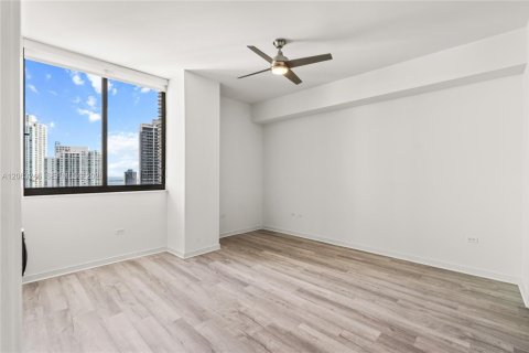 Condo in Miami, Florida, 2 bedrooms № 2266058 - photo 7