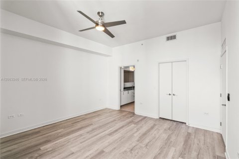 Condo in Miami, Florida, 2 bedrooms № 2266058 - photo 8