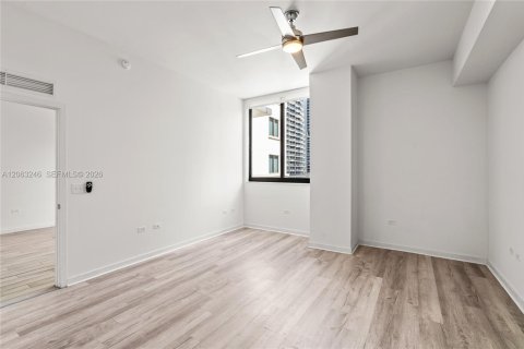 Condo in Miami, Florida, 2 bedrooms № 2266058 - photo 12