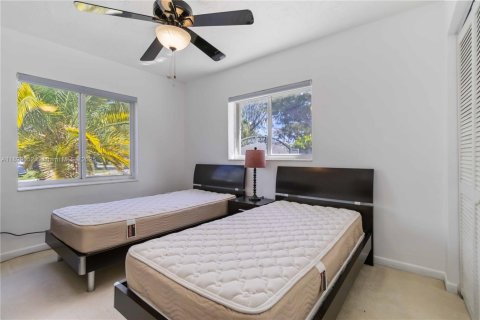 Villa ou maison à vendre à Miami, Floride: 4 chambres, 157.93 m2 № 1950922 - photo 19