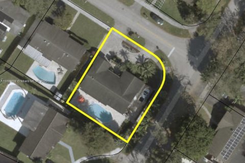 Villa ou maison à vendre à Miami, Floride: 4 chambres, 157.93 m2 № 1950922 - photo 2