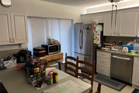 Villa ou maison à vendre à Miami, Floride: 4 chambres, 157.93 m2 № 1950922 - photo 4