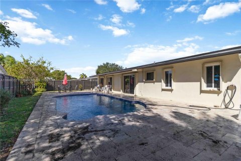 Villa ou maison à vendre à Miami, Floride: 4 chambres, 157.93 m2 № 1950922 - photo 25