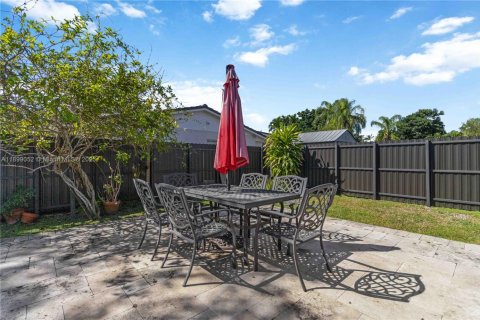 Villa ou maison à vendre à Miami, Floride: 4 chambres, 157.93 m2 № 1950922 - photo 23