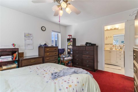 Villa ou maison à vendre à Miami, Floride: 4 chambres, 157.93 m2 № 1950922 - photo 15