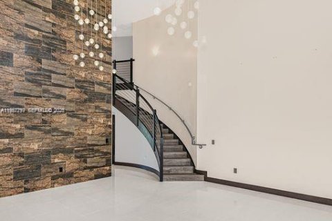 Casa en alquiler en Miami Lakes, Florida, 4 dormitorios, 264.49 m2 № 2011615 - foto 8