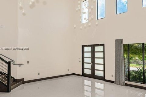 Casa en alquiler en Miami Lakes, Florida, 4 dormitorios, 264.49 m2 № 2011615 - foto 3