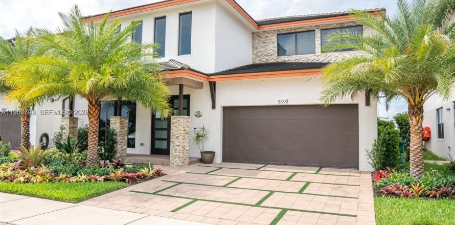Casa en Miami Lakes, Florida 4 dormitorios, 264.49 m2 № 2011615