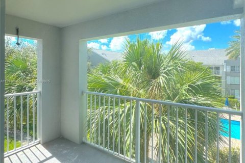 Appartement à louer à Pembroke Pines, Floride: 1 chambre, 68.93 m2 № 1943895 - photo 3