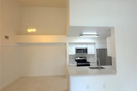 Appartement à louer à Pembroke Pines, Floride: 1 chambre, 68.93 m2 № 1943895 - photo 12