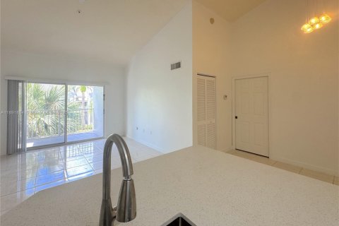 Appartement à louer à Pembroke Pines, Floride: 1 chambre, 68.93 m2 № 1943895 - photo 18