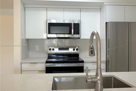Appartement à louer à Pembroke Pines, Floride: 1 chambre, 68.93 m2 № 1943895 - photo 10