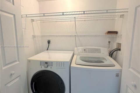Appartement à louer à Pembroke Pines, Floride: 1 chambre, 68.93 m2 № 1943895 - photo 22