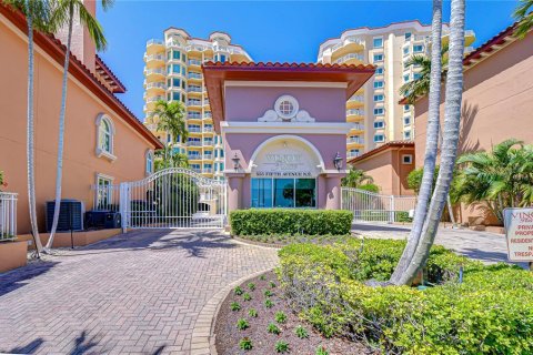 Condominio en venta en Saint Petersburg, Florida, 3 dormitorios, 306.58 m2 № 2094266 - foto 3