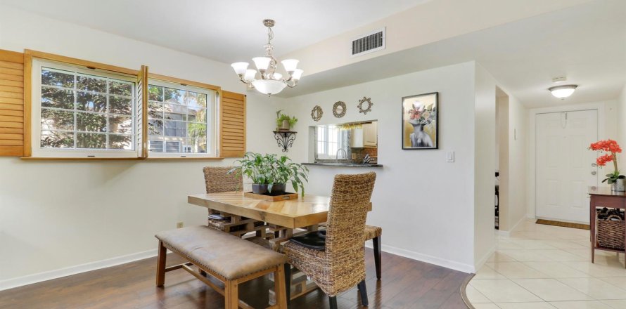 Condominio en Delray Beach, Florida, 2 dormitorios № 2081880