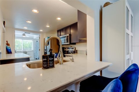 Condo in Indian Rocks Beach, Florida, 3 bedrooms  № 1794012 - photo 23