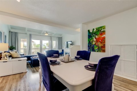 Condo in Indian Rocks Beach, Florida, 3 bedrooms  № 1794012 - photo 25