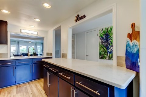 Condo in Indian Rocks Beach, Florida, 3 bedrooms  № 1794012 - photo 10