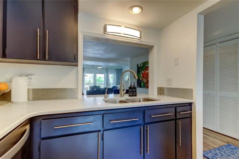 Condo in Indian Rocks Beach, Florida, 3 bedrooms  № 1794012 - photo 13
