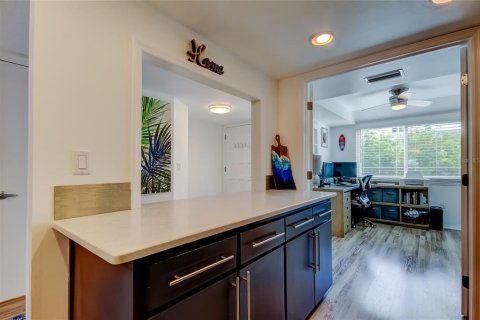 Condo in Indian Rocks Beach, Florida, 3 bedrooms  № 1794012 - photo 14