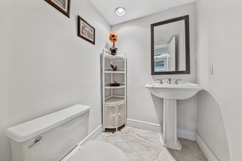 Купить кондоминиум в Помпано-Бич, Флорида 3 комнаты, 170.94м2, № 2177405 - фото 30