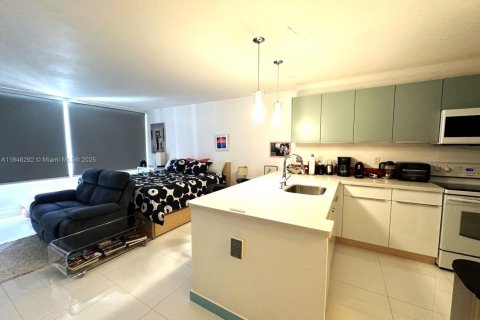 Copropriété à louer à Miami Beach, Floride: 63.36 m2 № 1844090 - photo 11
