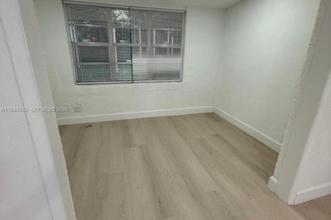 Купить виллу или дом в Холливуд, Флорида 3 спальни, 96.99м2, № 1997802 - фото 8