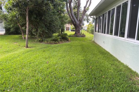 House in Port Richey, Florida 2 bedrooms, 164.99 sq.m. № 2149484 - photo 18