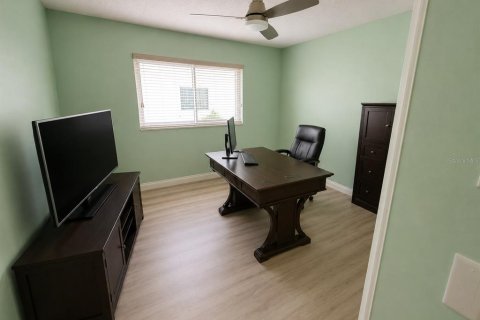 House in Port Richey, Florida 2 bedrooms, 164.99 sq.m. № 2149484 - photo 11