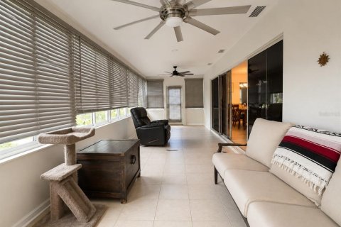 House in Port Richey, Florida 2 bedrooms, 164.99 sq.m. № 2149484 - photo 17